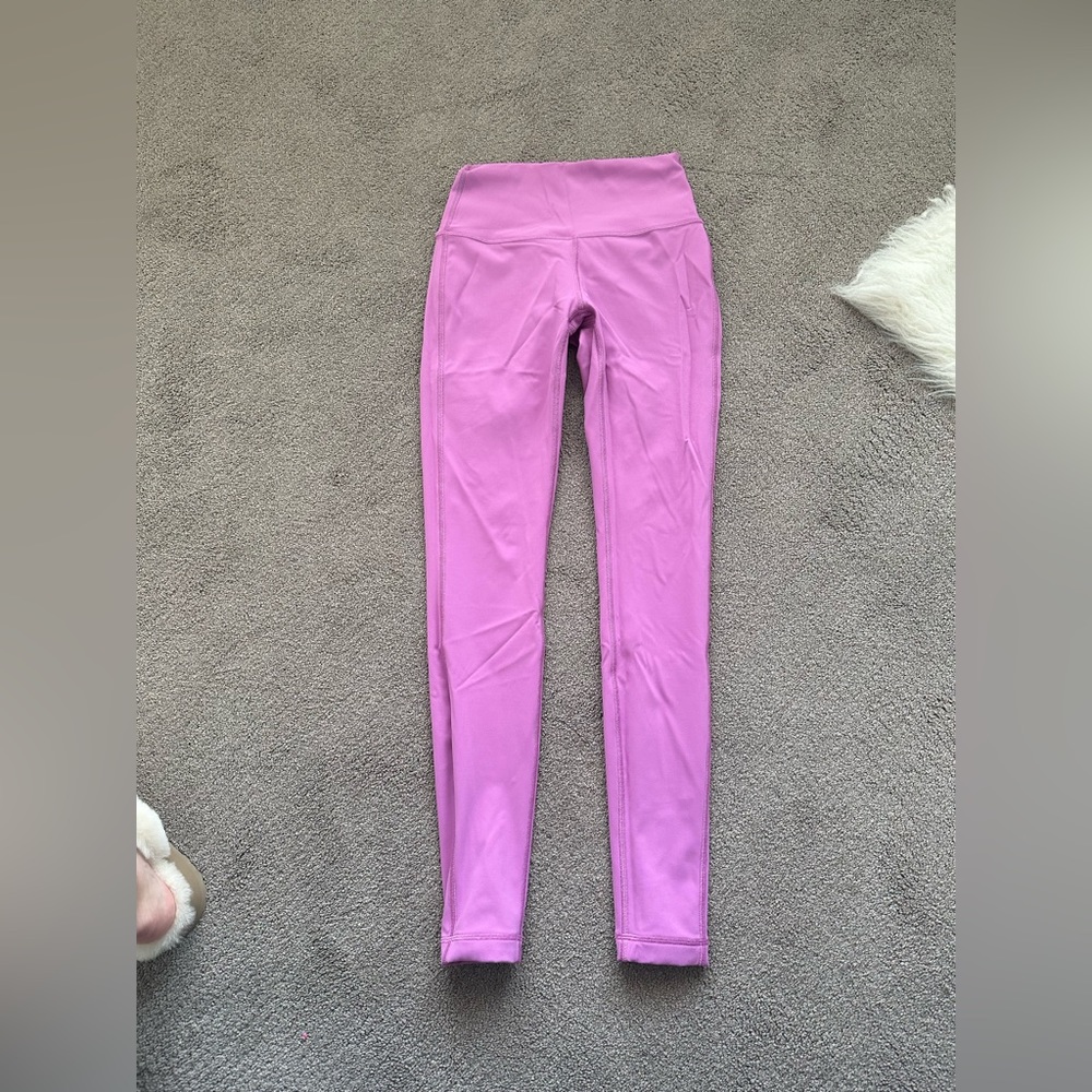 Wunder under Lululemon leggings